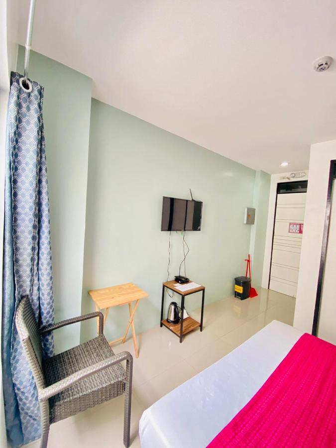 Happy Homes Manila Esterno foto