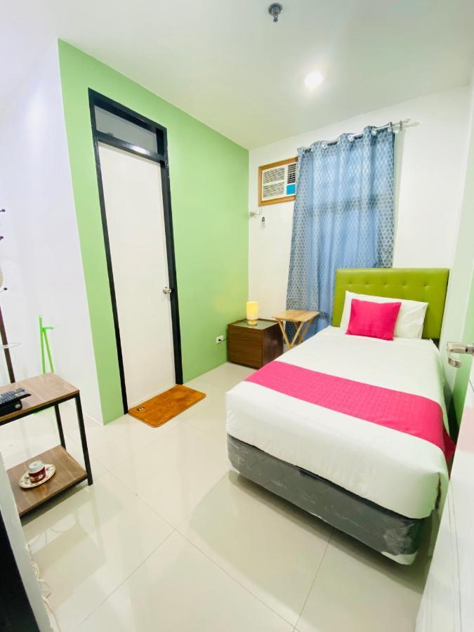 Happy Homes Manila Esterno foto