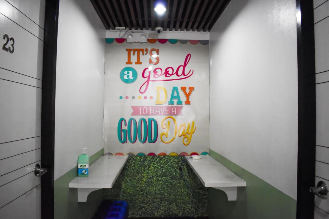 Happy Homes Manila Esterno foto